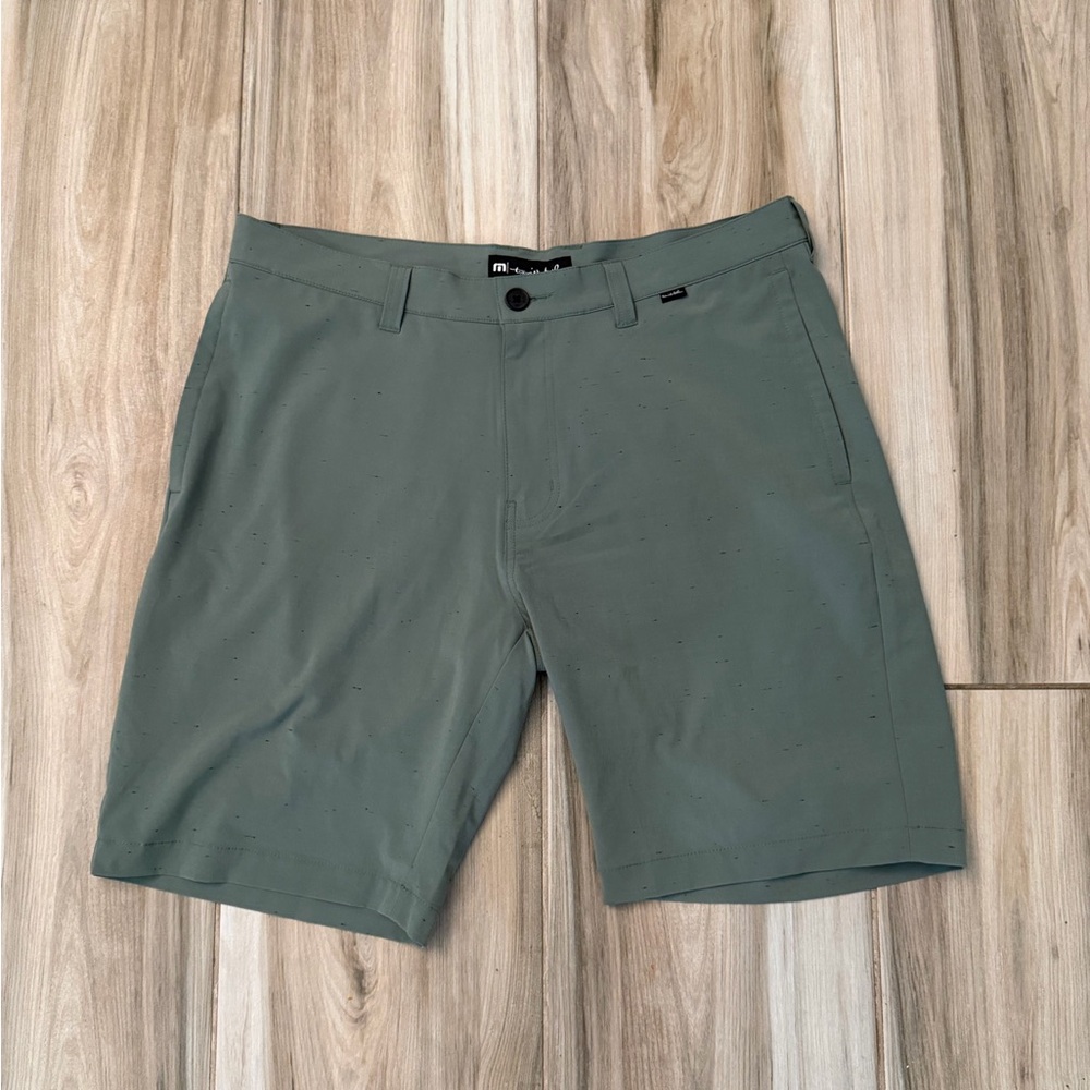 Travis Mathew Speckled Green Shorts - Picture 2 of 8